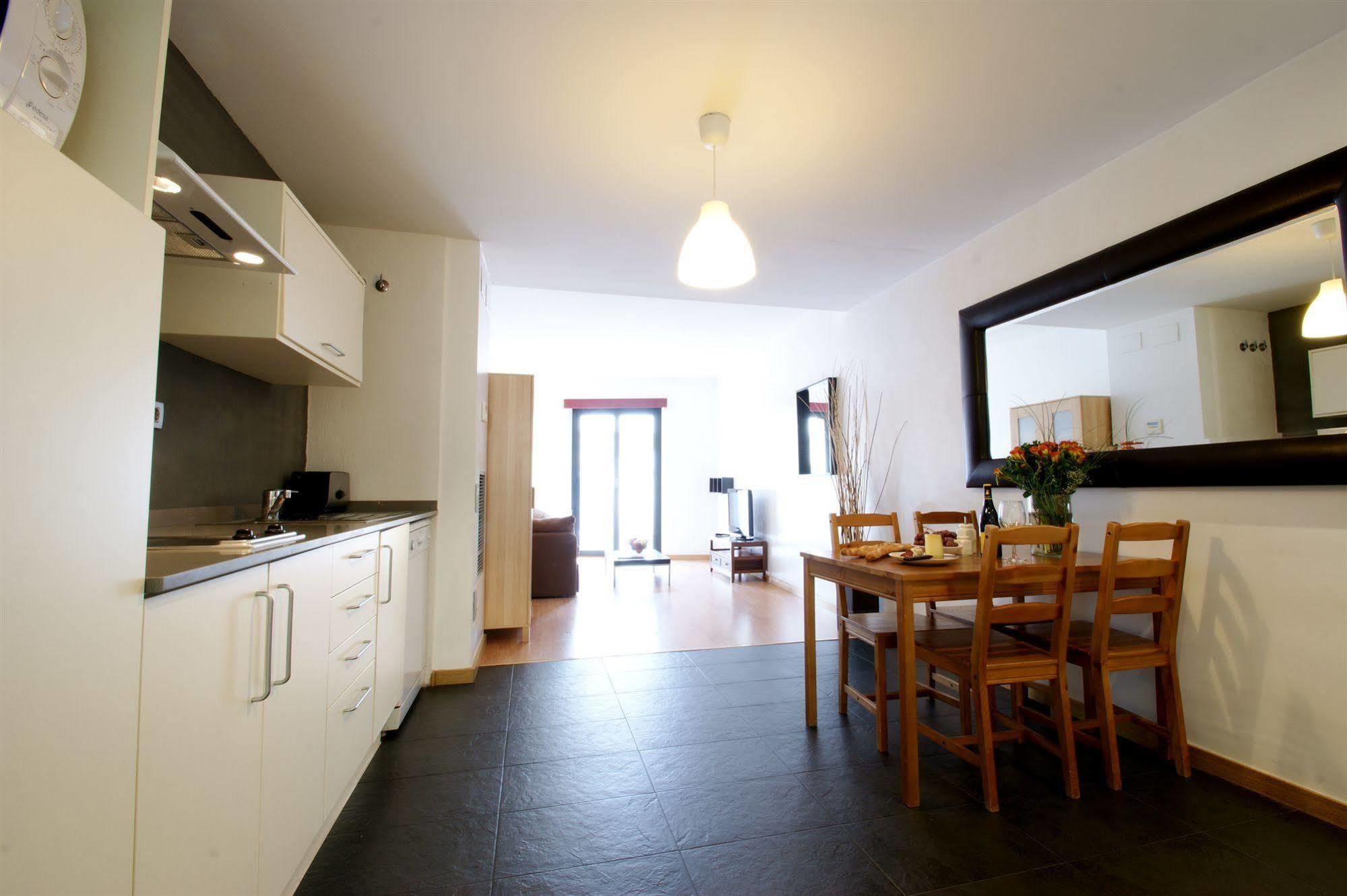 Short Stay Group Liceu Serviced Apartments Barcelona Exteriér fotografie